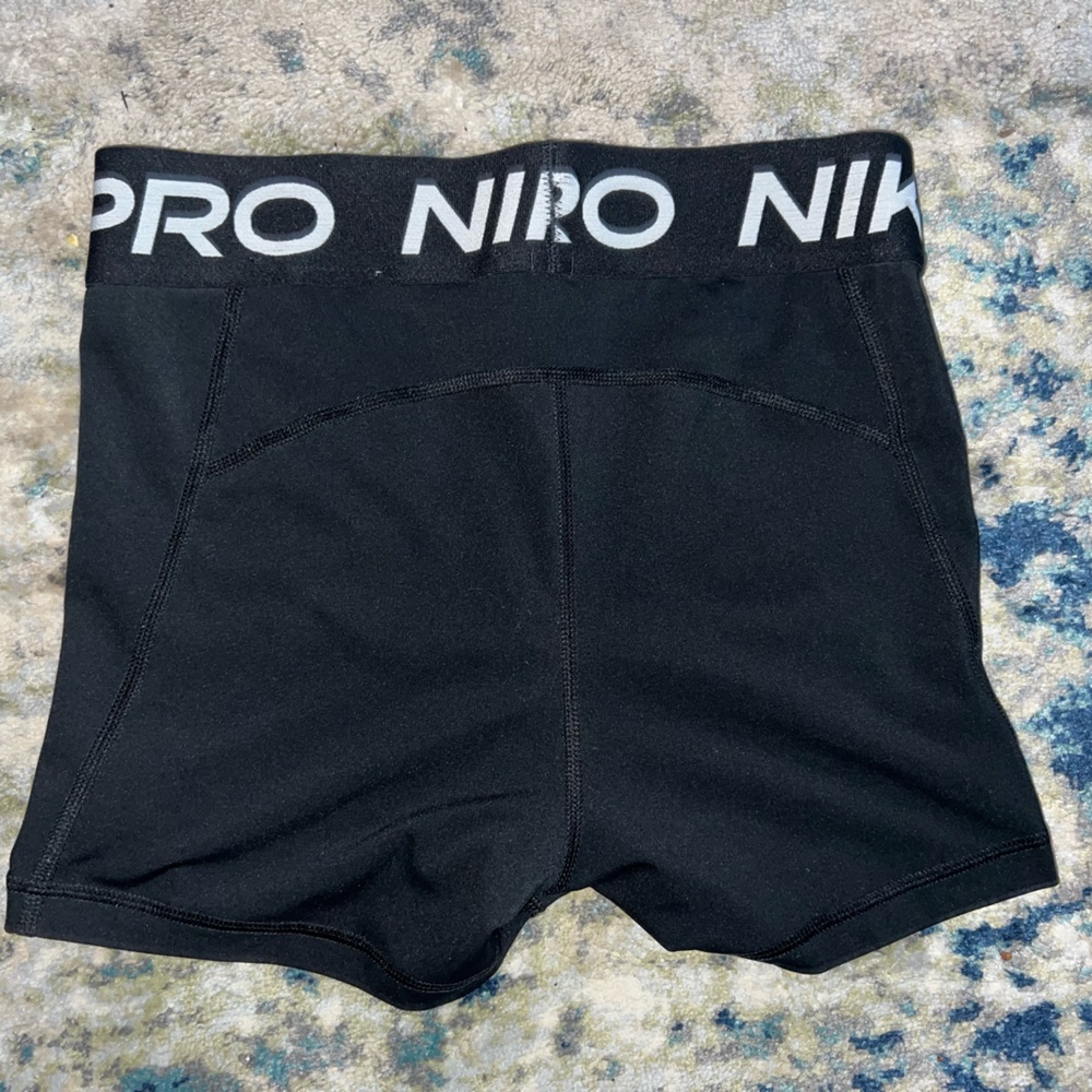 Nike Pro Shorts - Picture 3 of 3